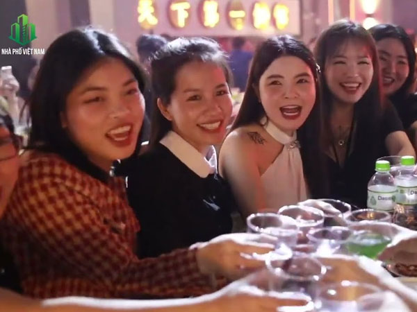 Halloween Party Nhà Phố Việt Nam